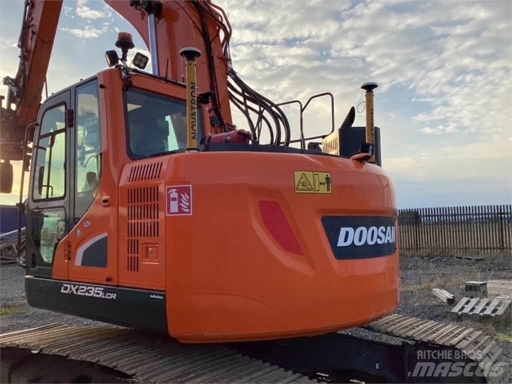 Doosan DX235 LCR Roomikekskavaatorid