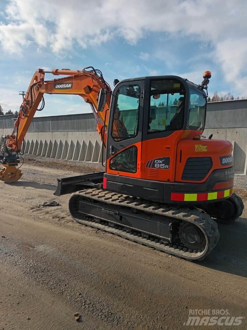 Doosan DX85 R Väikeekskavaatorid 7t-12t