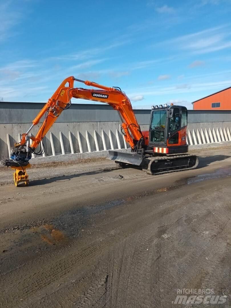 Doosan DX85 R Väikeekskavaatorid 7t-12t