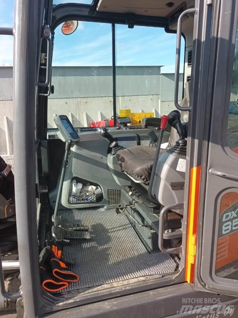 Doosan DX85 R Väikeekskavaatorid 7t-12t