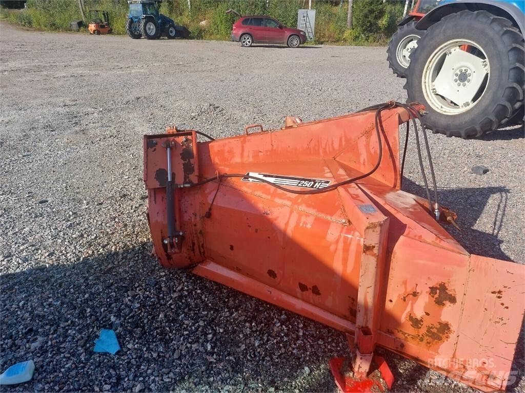 Esko 251 Muud teekoristamise ja lumekoristamise masinad