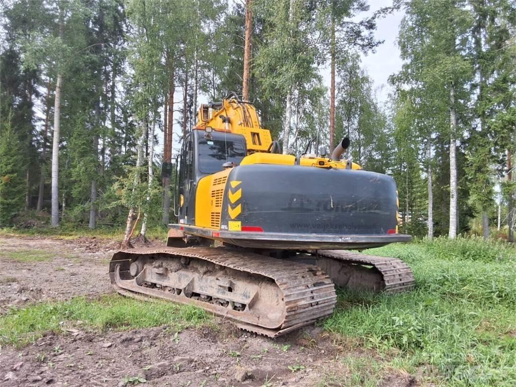 JCB 210 LCT4 Roomikekskavaatorid