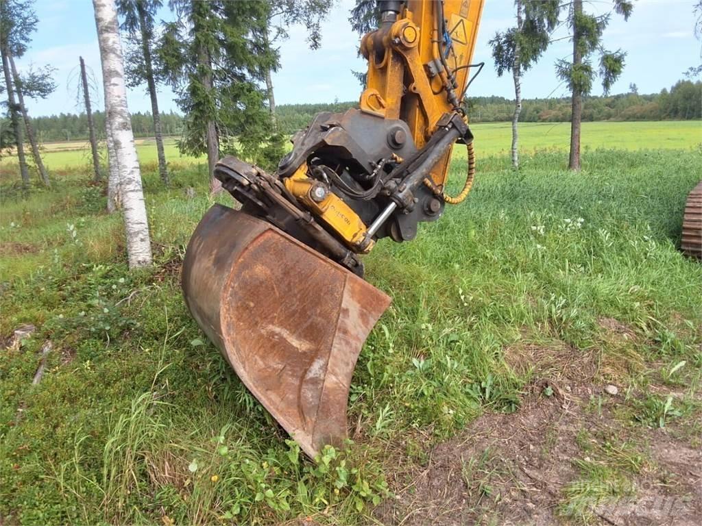 JCB 210 LCT4 Roomikekskavaatorid