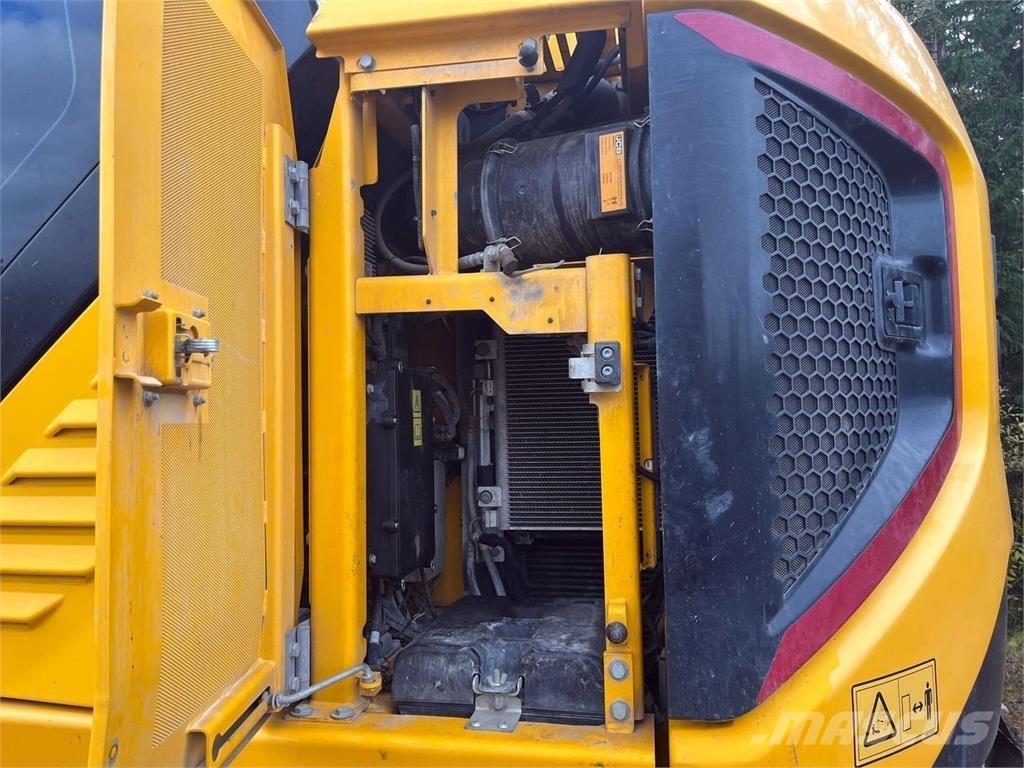 JCB 245XR Roomikekskavaatorid