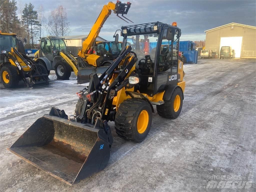JCB 403 Plus Rataslaadurid