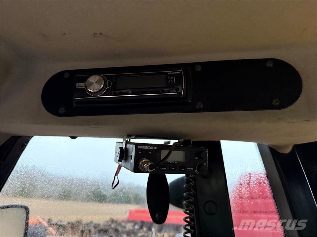 JCB 409 Rataslaadurid