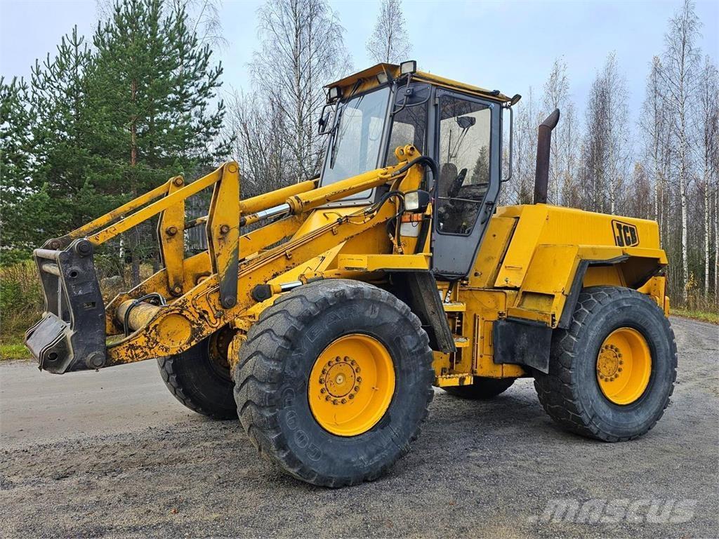 JCB 425 Rataslaadurid