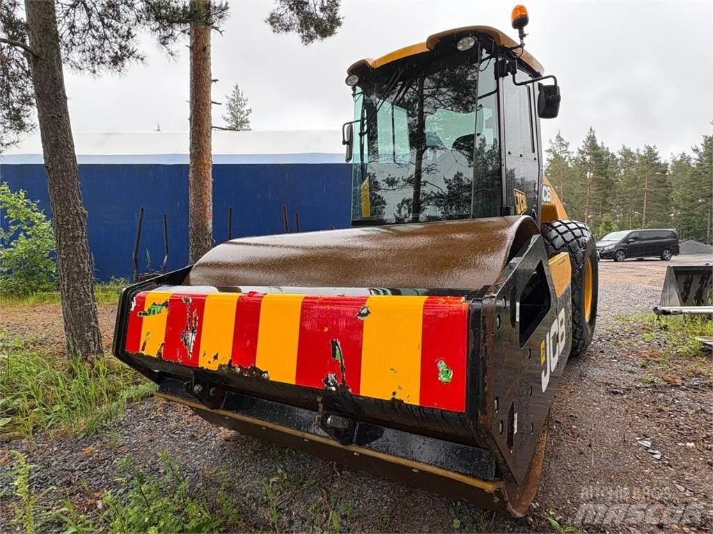 JCB VM117 Muu