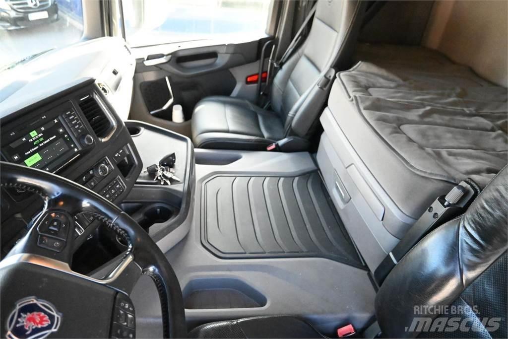 Scania G410 6X2 Furgoonautod
