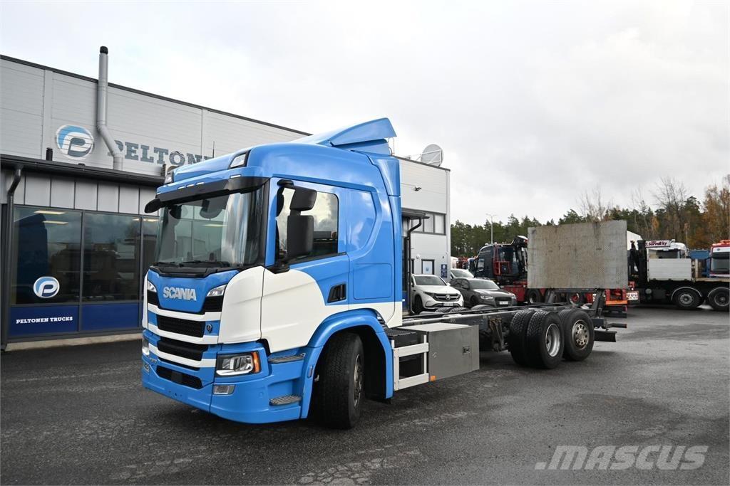 Scania P370 6x2*4 Raamautod