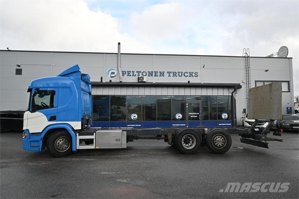 Scania P370 6x2*4 Raamautod