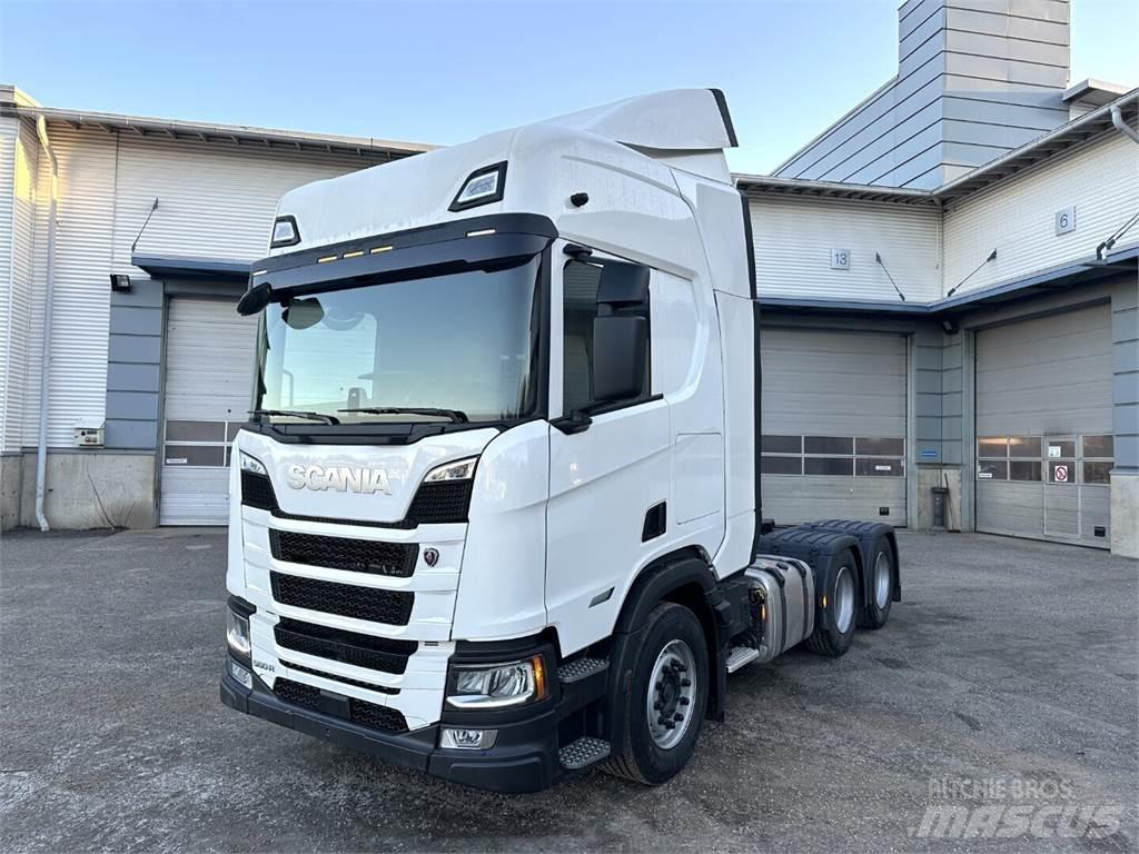 Scania R560 6x4 Sadulveokid