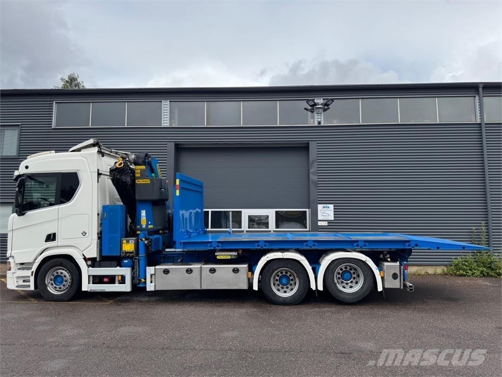 Scania R580 6X2 Kraanaga veokid