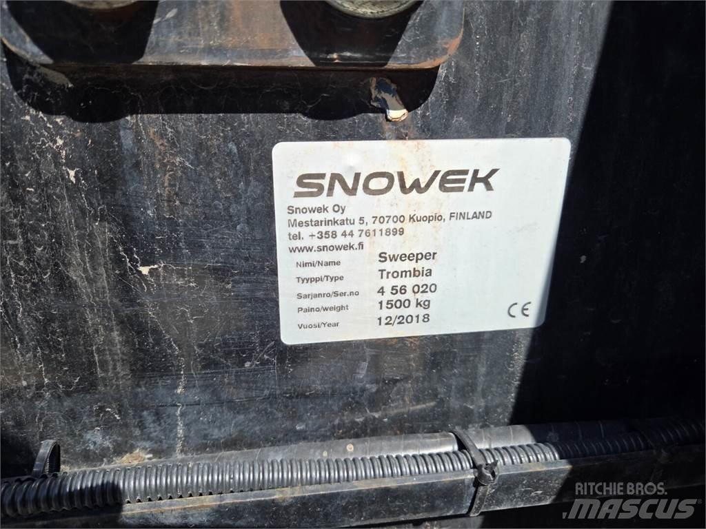 Snowek Trombia Tänavapuhastusmasinad