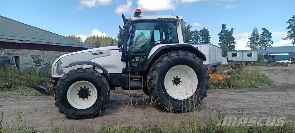 Valtra T 180 Traktorid
