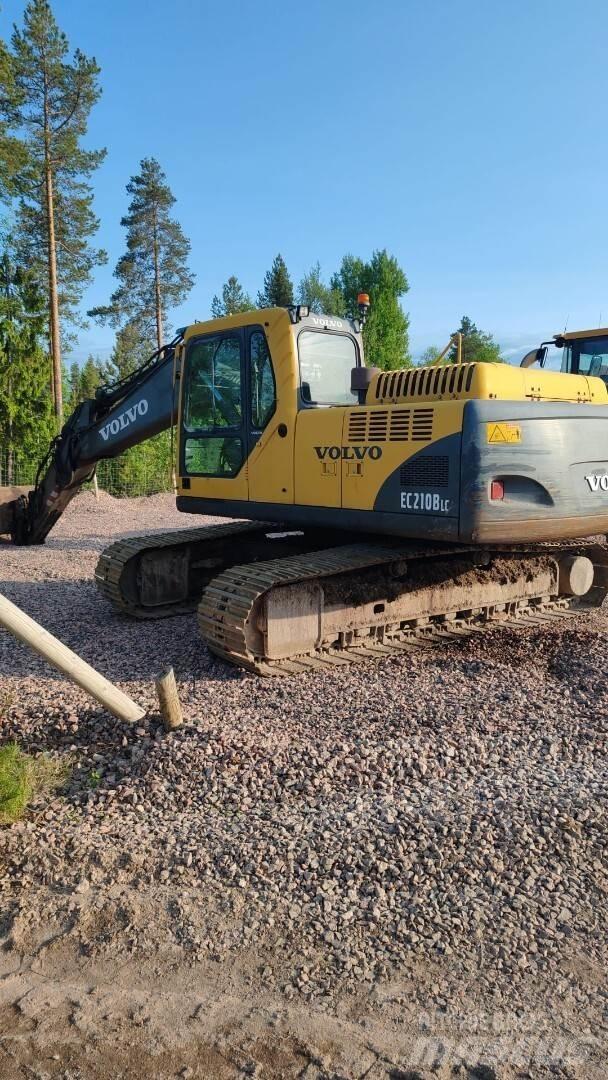 Volvo 210 B Roomikekskavaatorid
