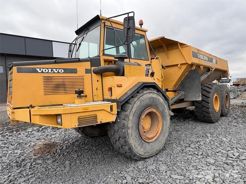 Volvo A 25 C Liigendraamiga pinnaseveokid