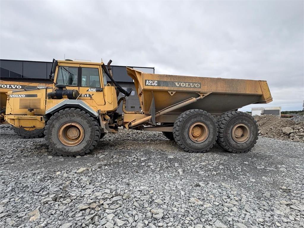 Volvo A 25 C Liigendraamiga pinnaseveokid