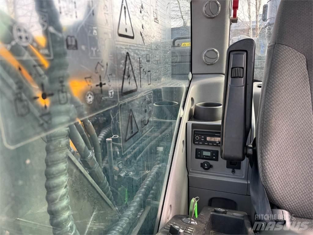 Volvo EC 140 EL Roomikekskavaatorid