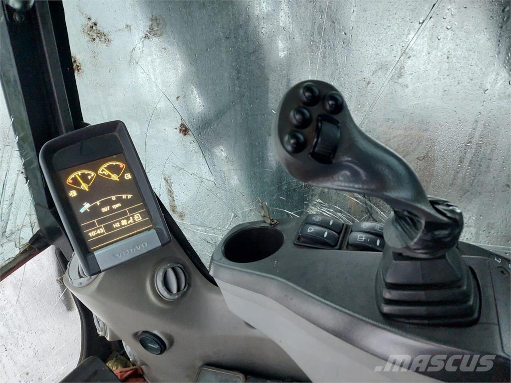 Volvo EC 210 CL Roomikekskavaatorid