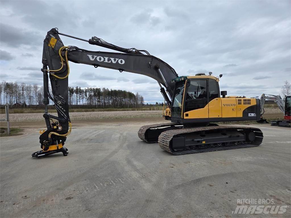 Volvo EC210CL Roomikekskavaatorid