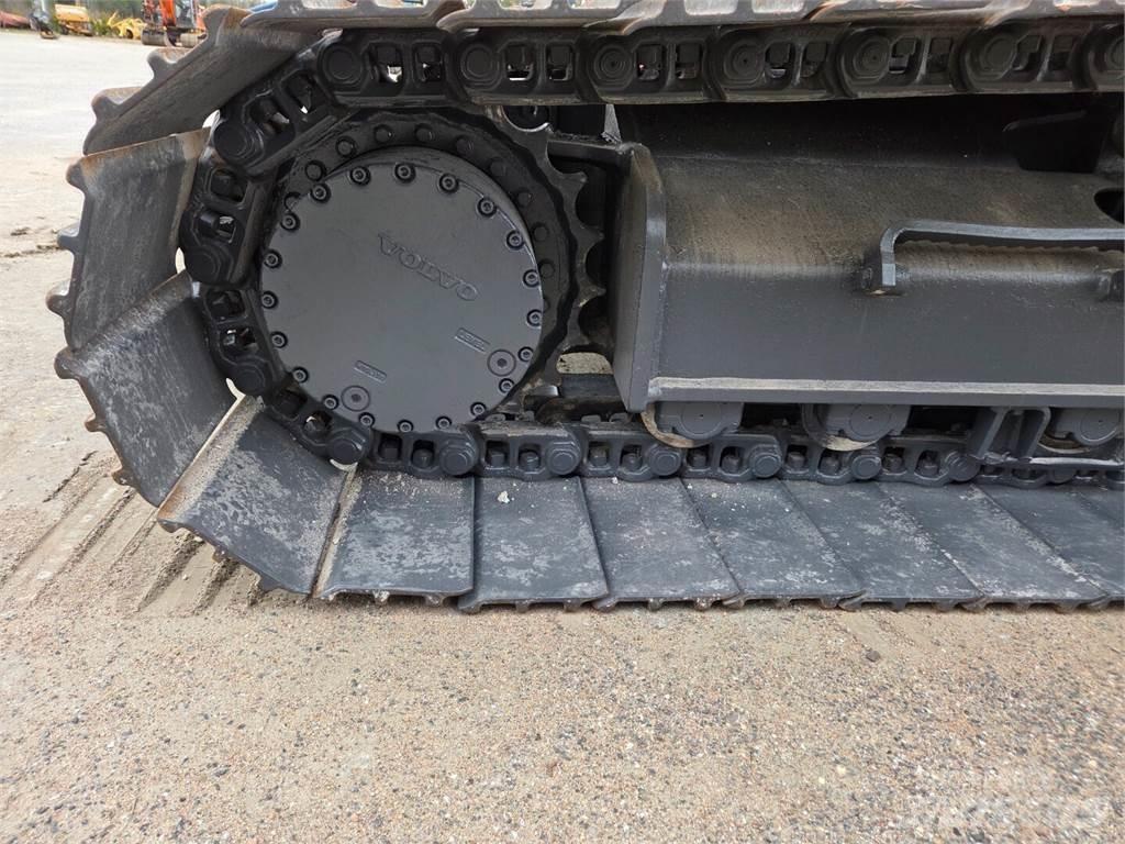 Volvo EC210CL Roomikekskavaatorid