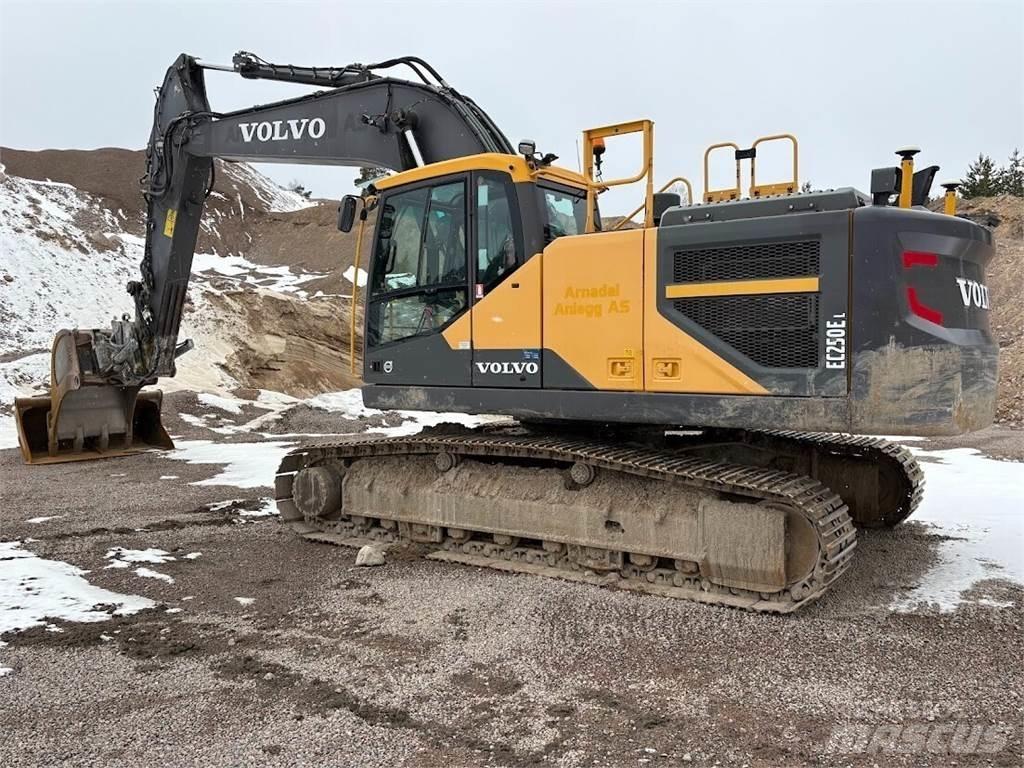 Volvo EC250EL Roomikekskavaatorid