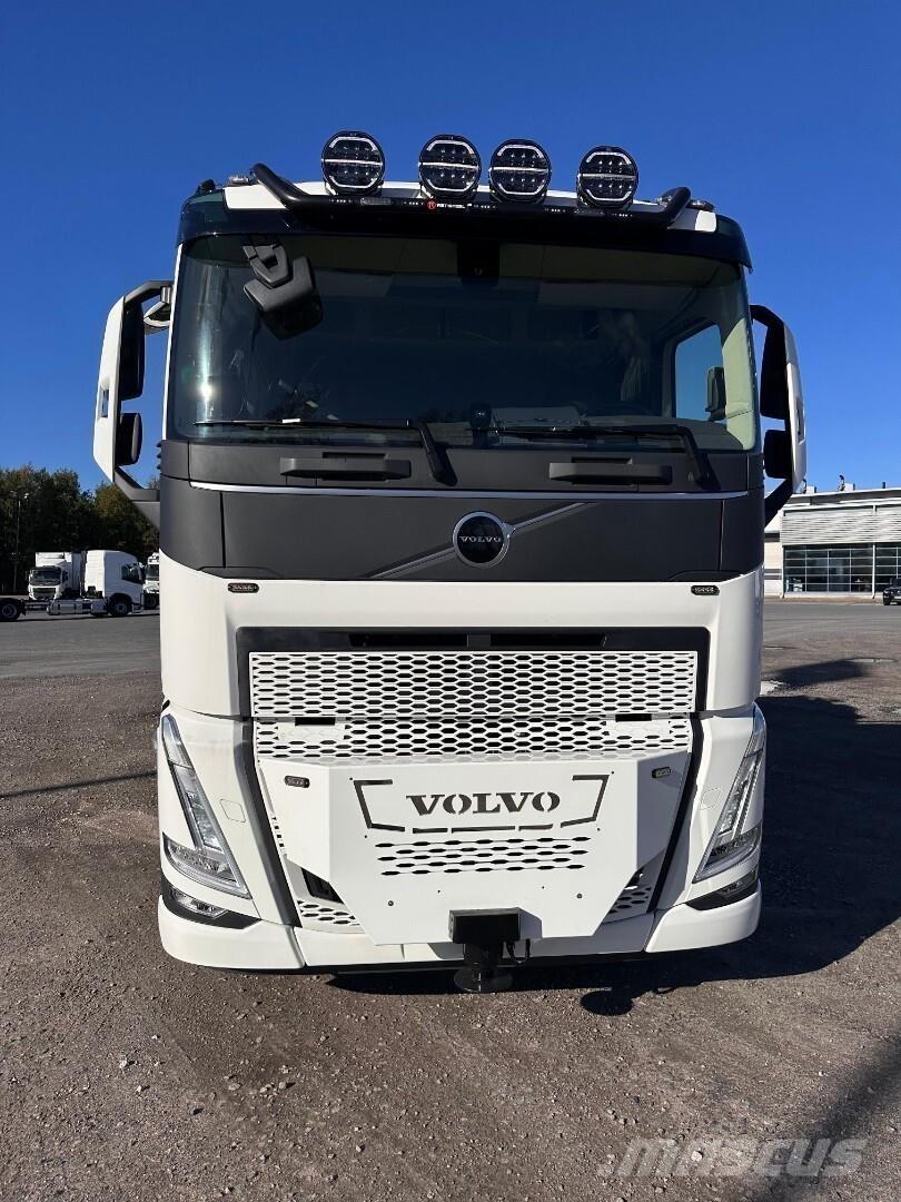 Volvo FH13 8x4 Kraanaga veokid