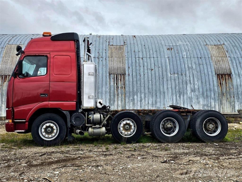 Volvo FH16 8x4 Sadulveokid