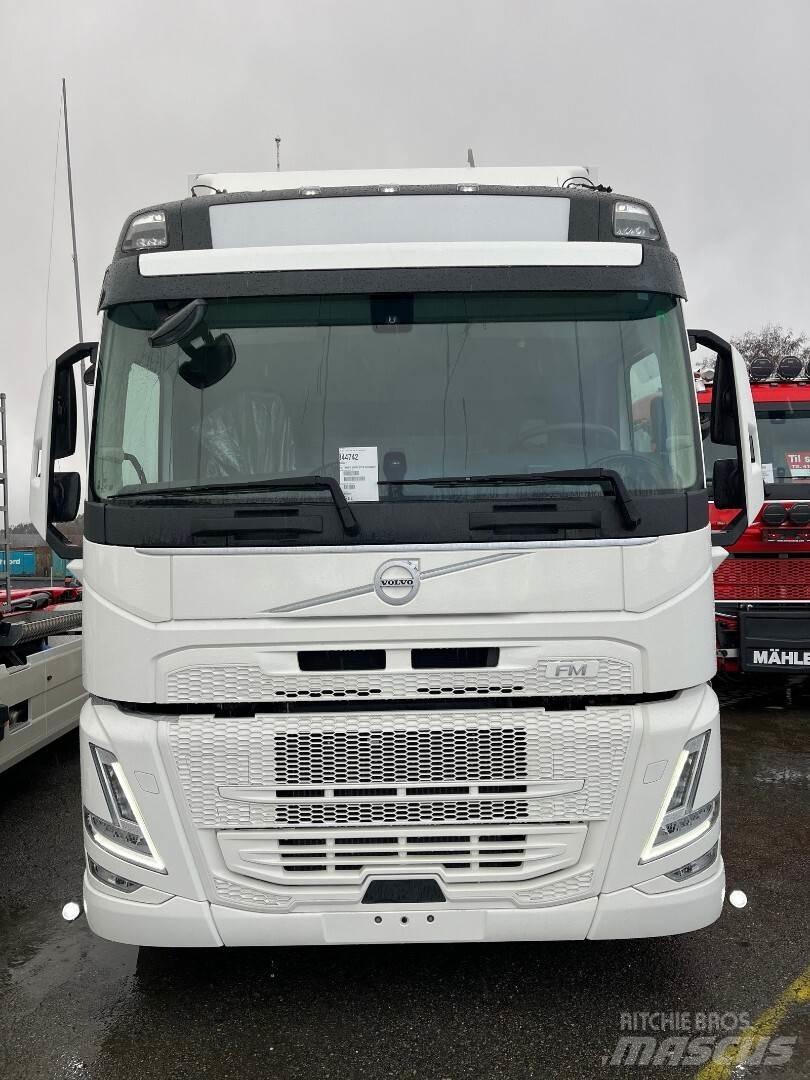 Volvo FM330 4x2 Furgoonautod