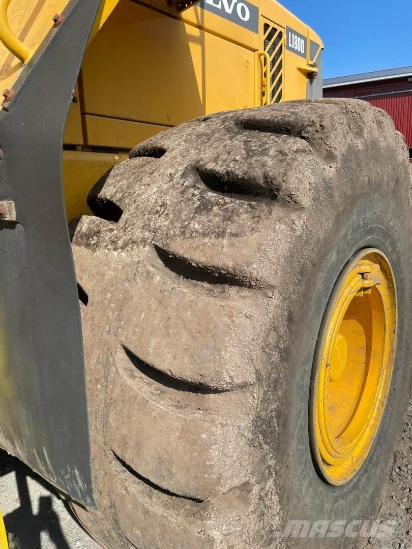Volvo L180D Rataslaadurid