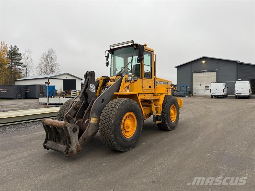 Volvo L90D Rataslaadurid
