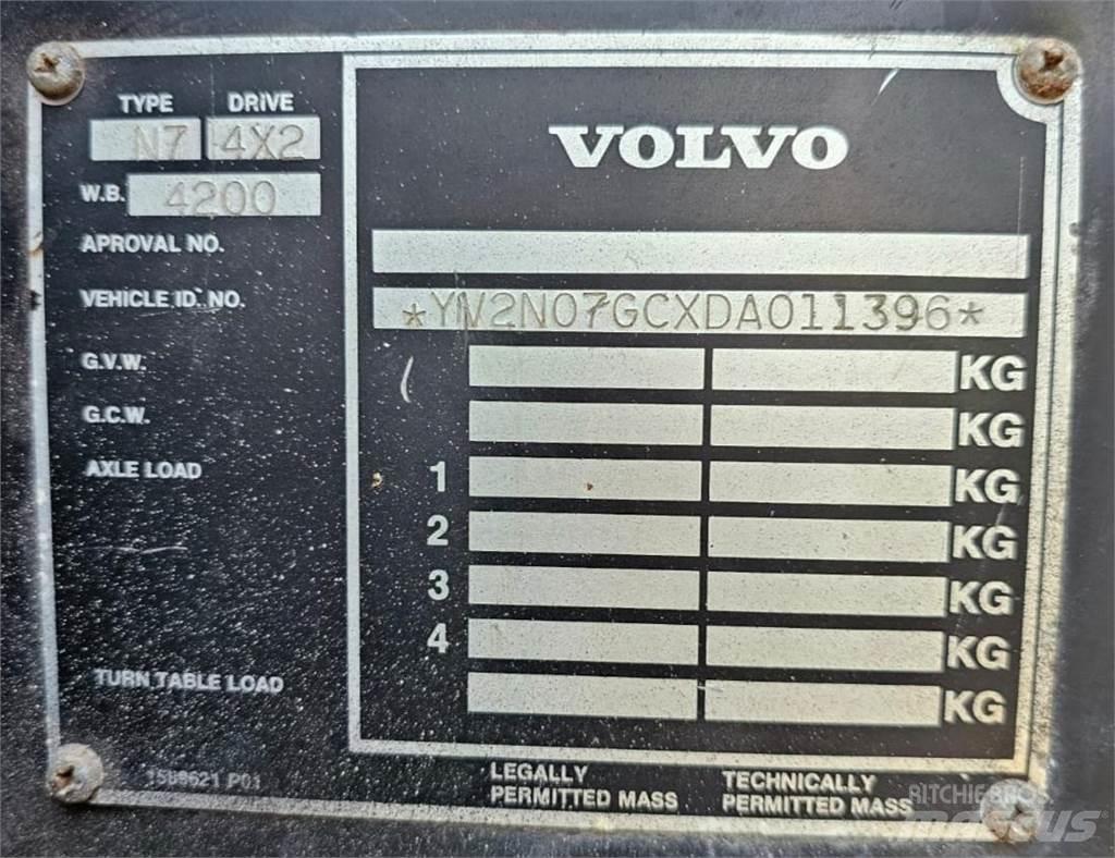 Volvo N7 6x2 Kraanaga veokid