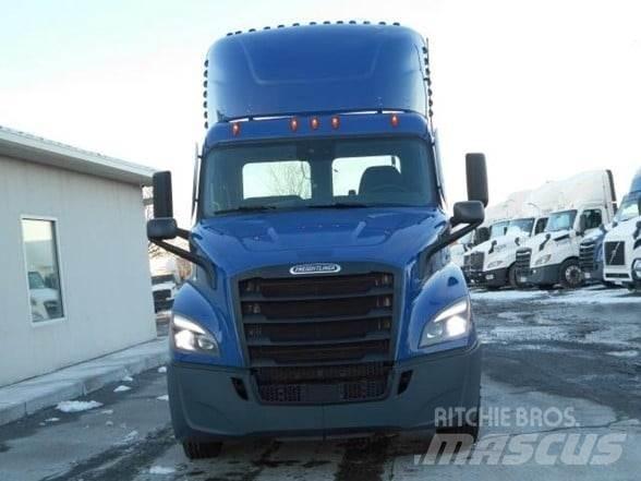 Freightliner CASCADIA 116 Sadulveokid
