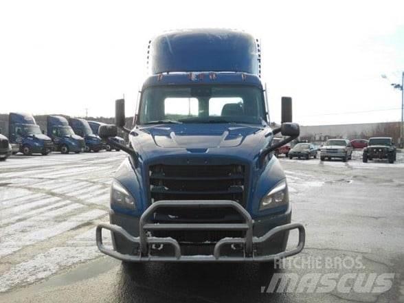 Freightliner CASCADIA 116 Sadulveokid