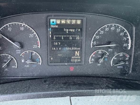 Freightliner CASCADIA 116 Sadulveokid