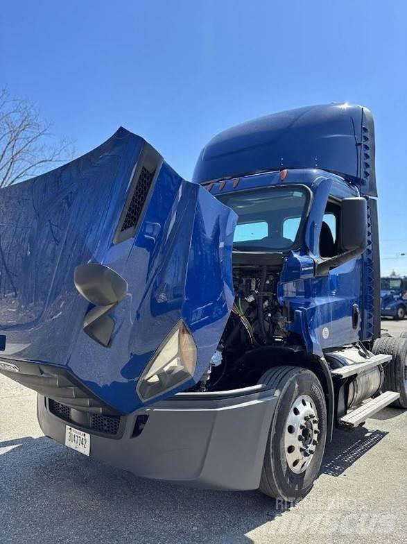 Freightliner CASCADIA 116 Sadulveokid