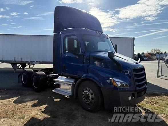 Freightliner CASCADIA 116 Sadulveokid