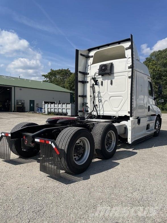 Freightliner CASCADIA 116 Sadulveokid