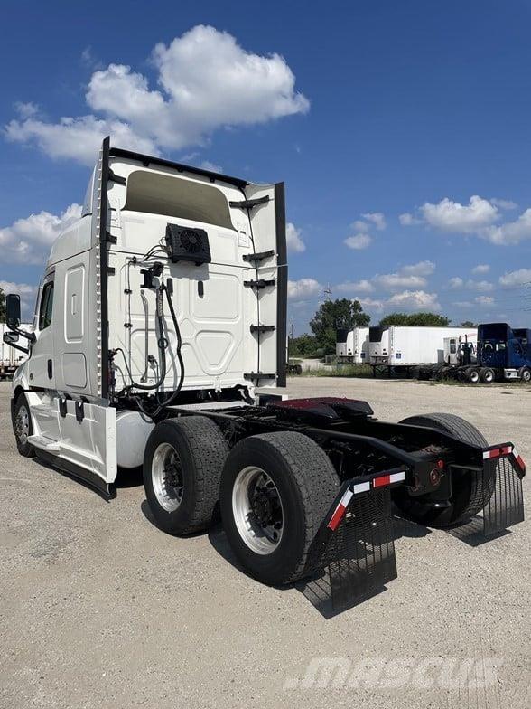 Freightliner CASCADIA 116 Sadulveokid