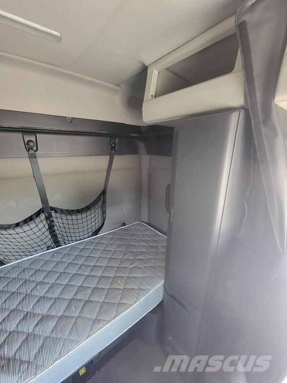 Freightliner CASCADIA 116 Sadulveokid