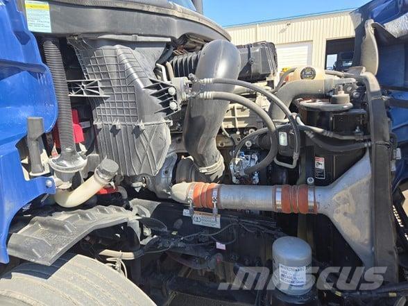 Freightliner CASCADIA 116 Sadulveokid