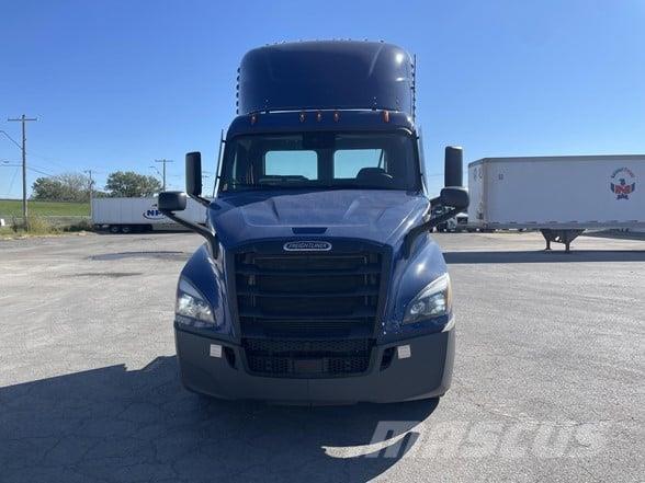 Freightliner CASCADIA 116 Sadulveokid