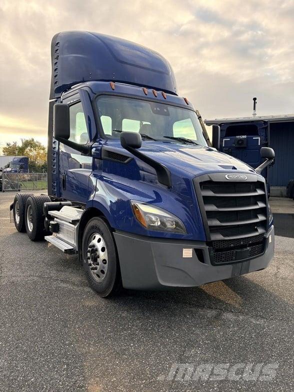 Freightliner CASCADIA 116 Sadulveokid