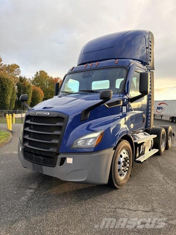 Freightliner CASCADIA 116 Sadulveokid