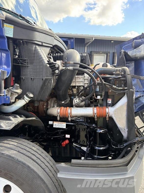 Freightliner CASCADIA 116 Sadulveokid