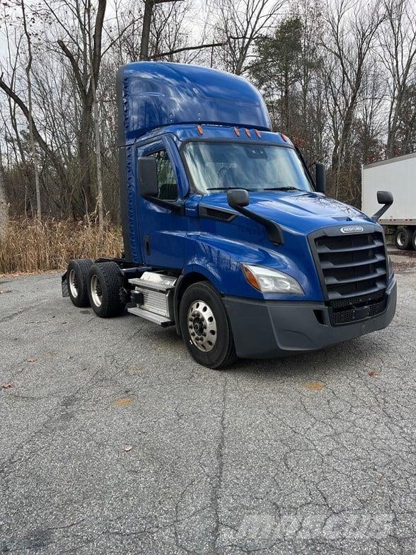 Freightliner CASCADIA 116 Sadulveokid