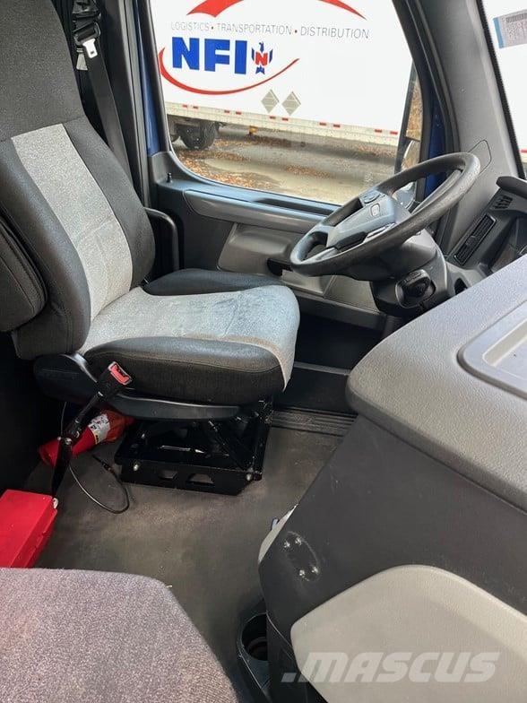 Freightliner CASCADIA 116 Sadulveokid