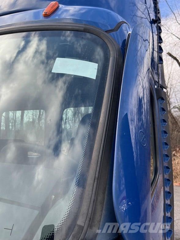 Freightliner CASCADIA 116 Sadulveokid