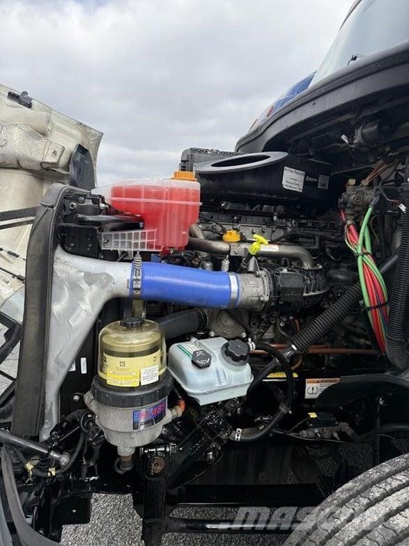 Freightliner CASCADIA 116 Sadulveokid